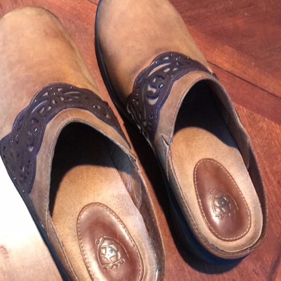 Ariat tan brown leather clogs shoes size 7.5B - Picture 13 of 14